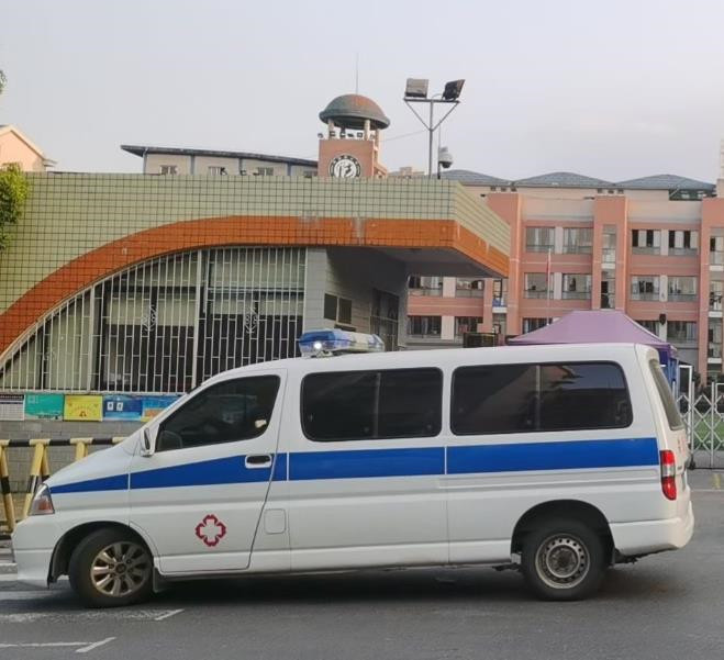 广水救护车出租护送骨折病人一公里多少钱